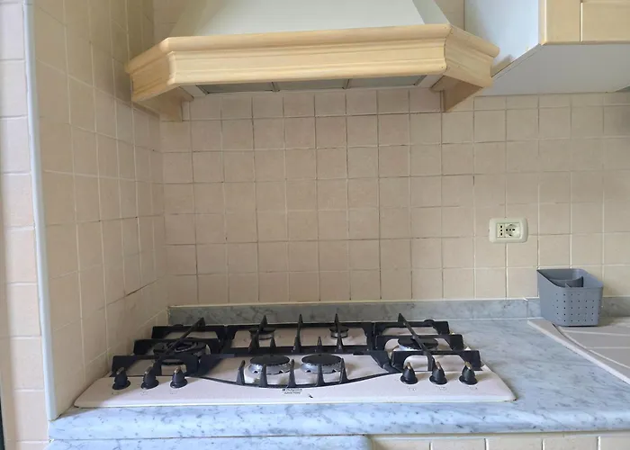 Brother's House ساليرنو